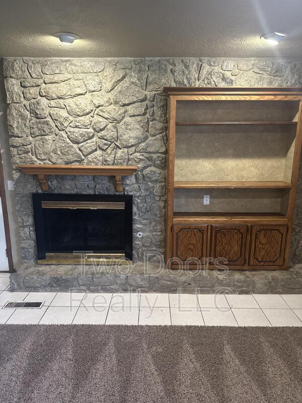 Building Photo - 3612 N Drexel Blvd