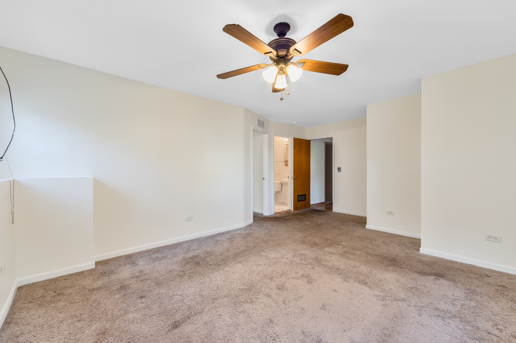 Building Photo - 992 Manchester Cir
