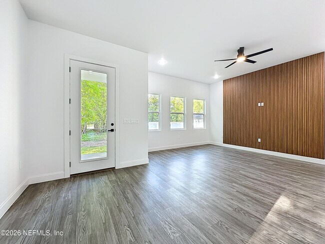 Building Photo - 8912 Hogan Rd