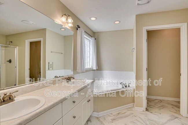 Building Photo - 247 High Meadows Cir