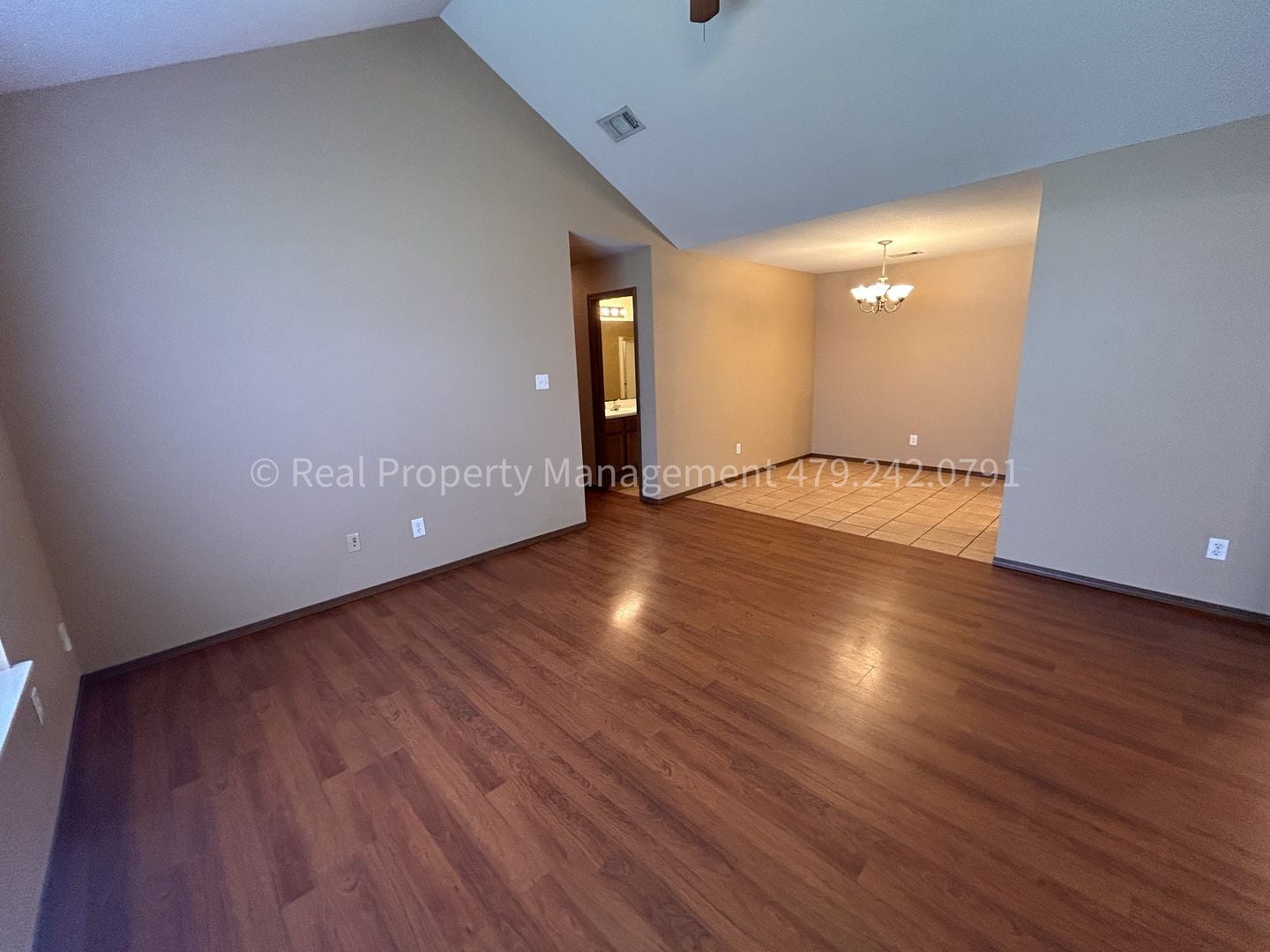 Building Photo - 1001 Trenton Dr