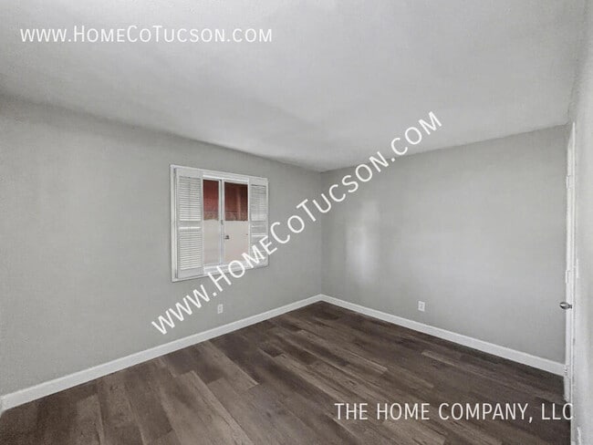 Building Photo - 3993 N Campbell Ave