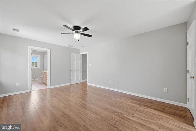 Building Photo - 102 Bramble Ct