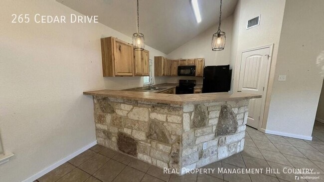 Building Photo - 265 Cedar Dr