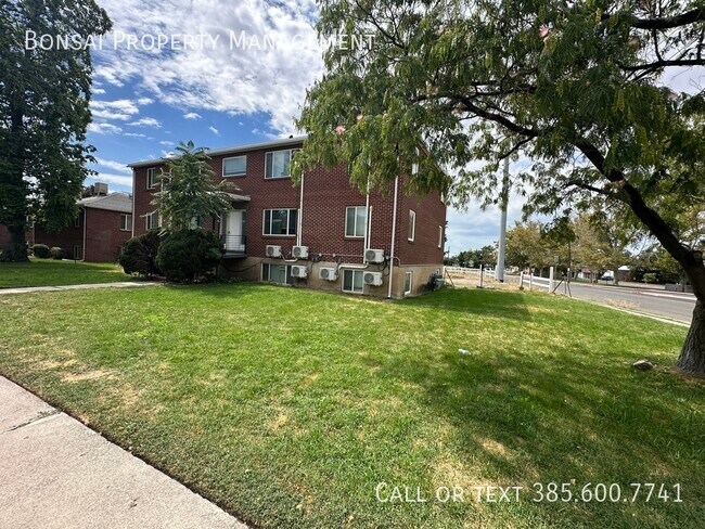 Building Photo - 997 Chapel Dr