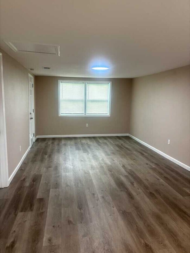 Building Photo - 3055 Melody Ln
