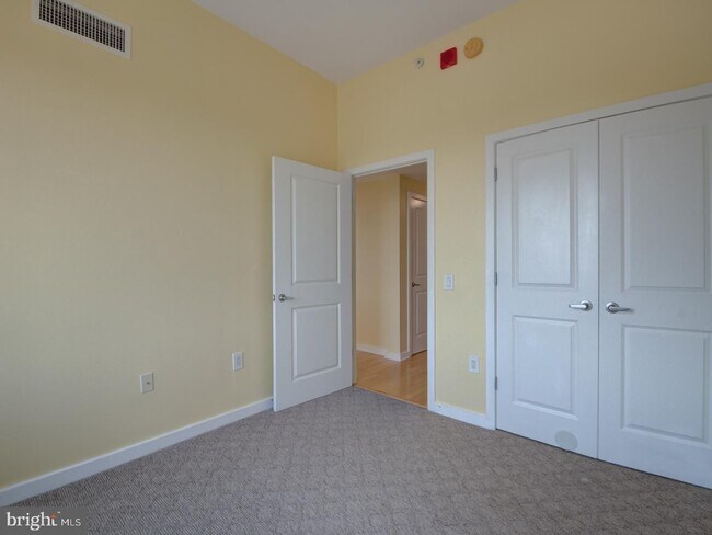 Building Photo - 475 K St NW