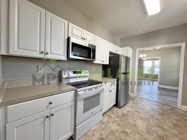 Building Photo - 3202 Belvedere Dr