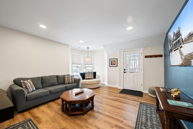 Building Photo - 80 W Geneva St