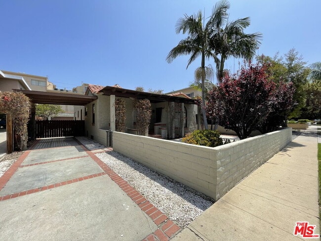 Primary Photo - 3642 Empire Dr