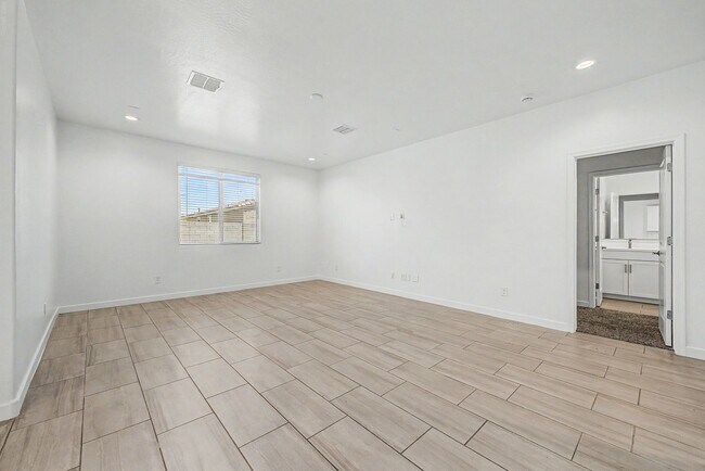 Building Photo - 10984 W Pierce St