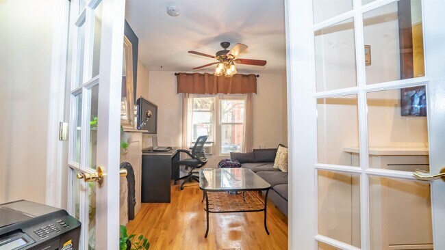 Building Photo - 134 Garden St