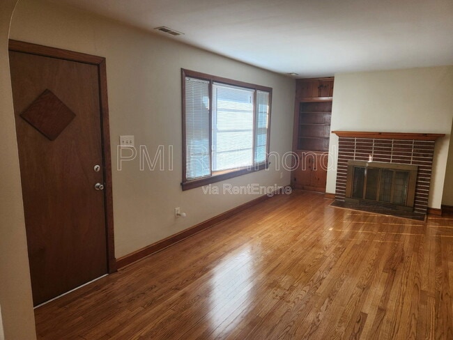 Building Photo - 831 Newkirk Dr