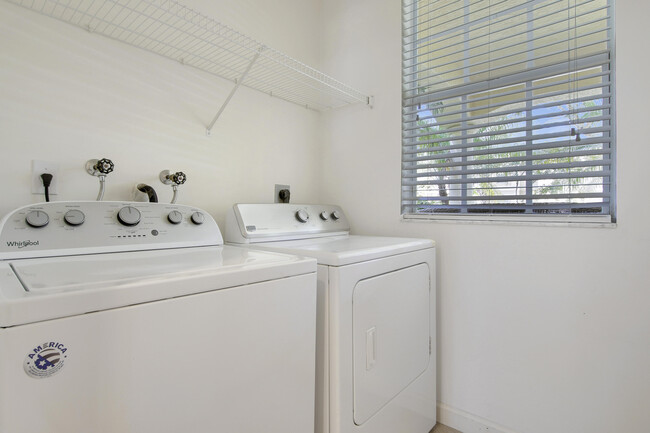 Building Photo - 8210 Calterra Dr