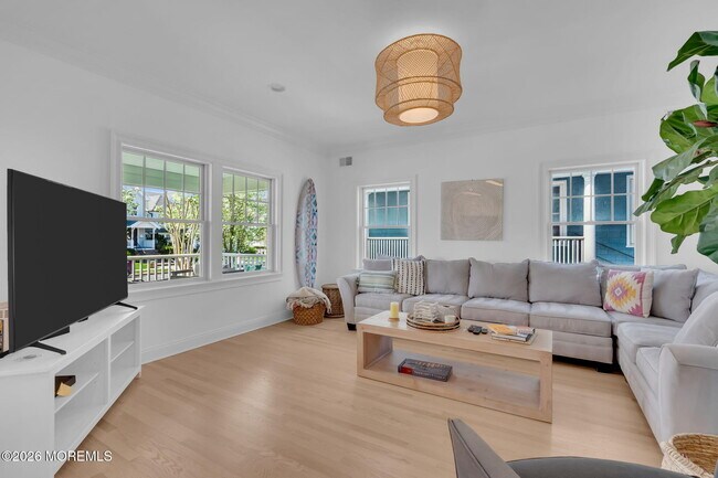 Building Photo - 112 Sylvania Ave