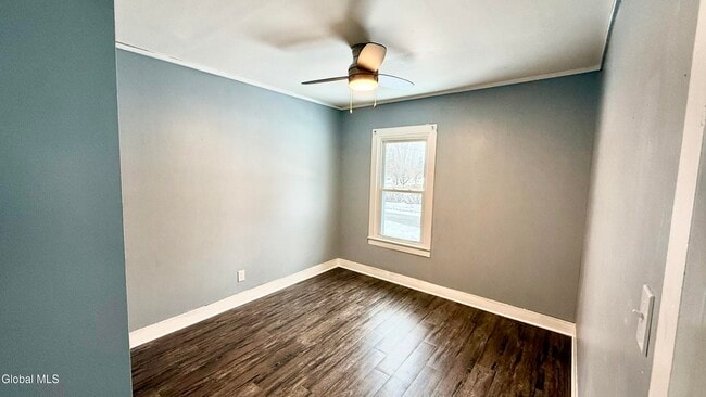 Building Photo - 173 Bay St