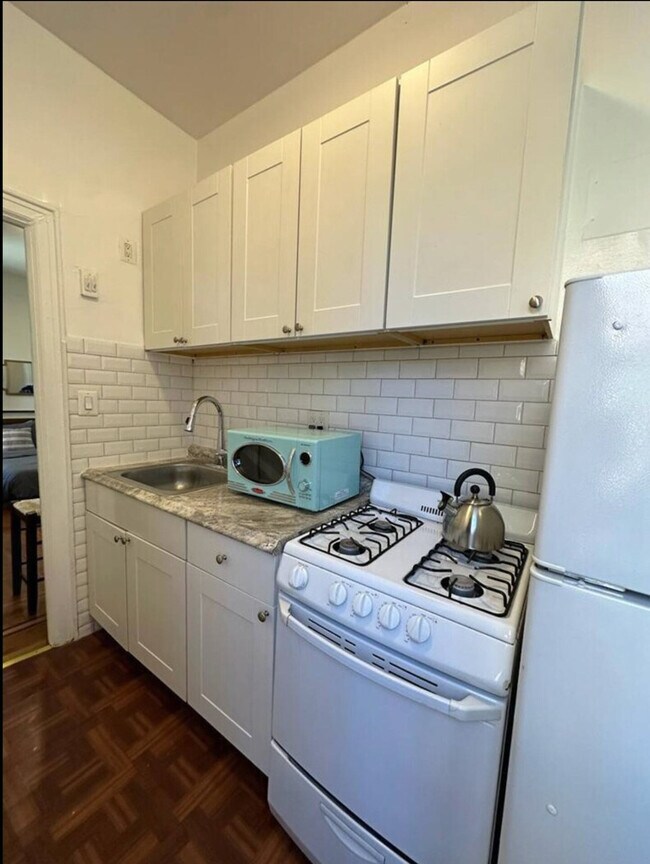 Building Photo - 1492 1st Ave