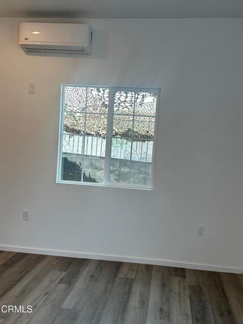 Building Photo - 1441 N Carmelita Ave