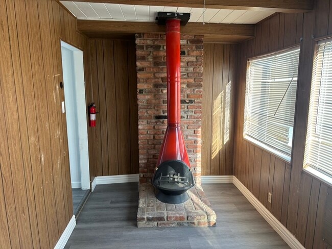 Building Photo - 21331 Heather Pl