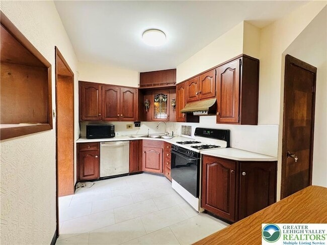 Building Photo - 2619 Broad St