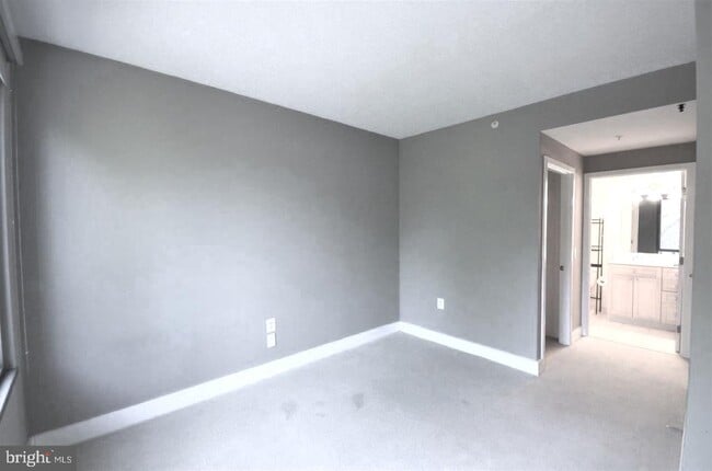Building Photo - 1532 N Scott St