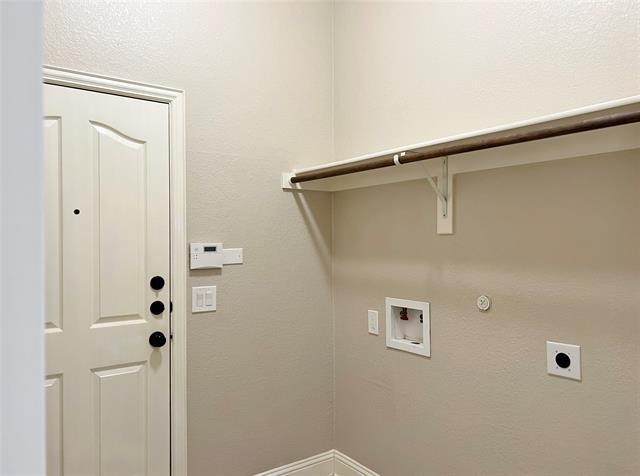 Building Photo - 6613 Meadow Glen Dr