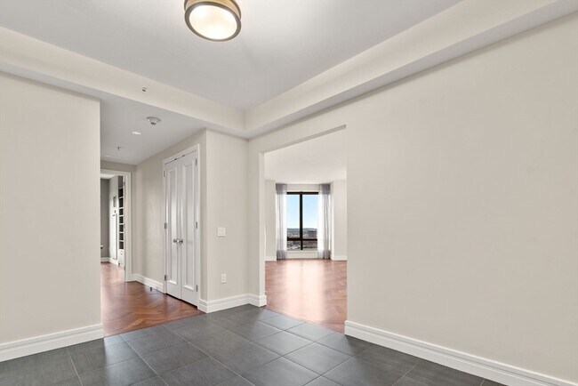 Building Photo - 1 Avery St