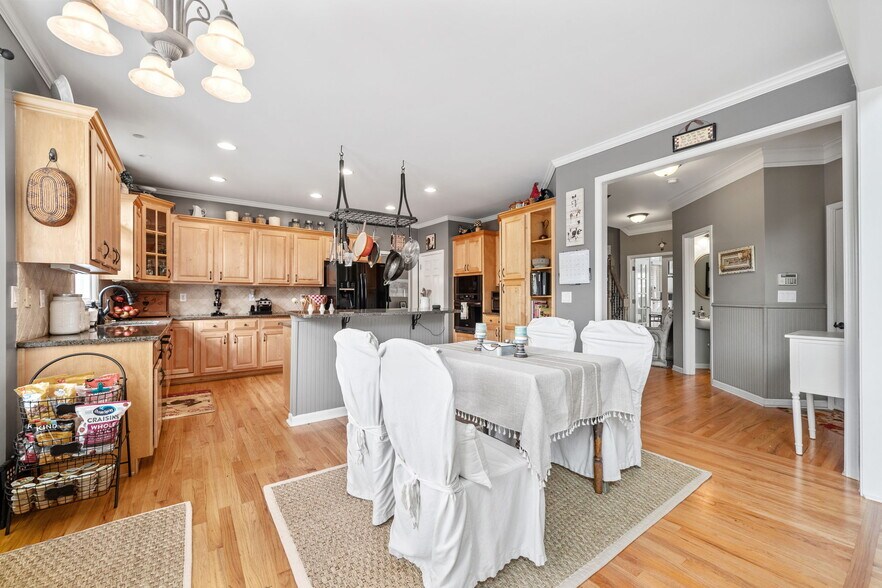 Kitchen - 600 Lyndhurst Cir