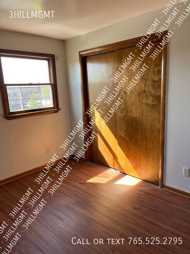 Building Photo - 921 Russellton Rd
