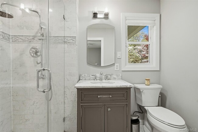 Building Photo - 19 Skyview Dr