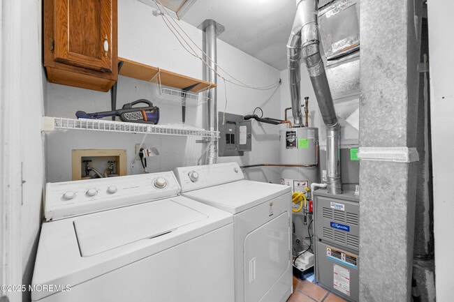 Building Photo - 316 Tulip Ln
