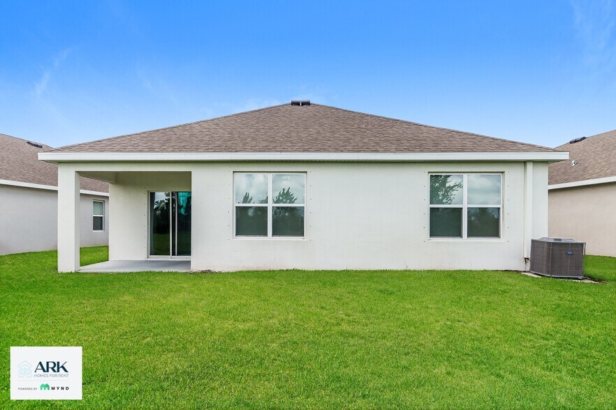 Building Photo - 17305 Reserva Dr