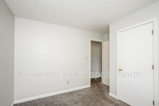 Building Photo - 140 N Cherry St
