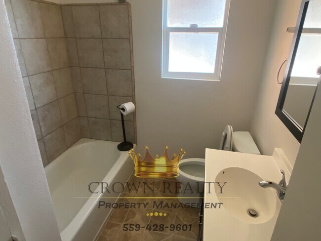 Building Photo - 886 Cardoza Dr