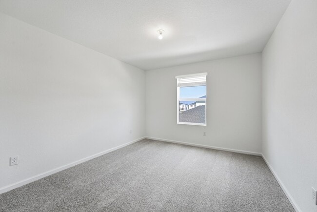 Building Photo - 10436 NW Suncrest Lp