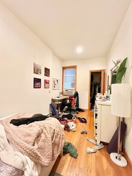 Building Photo - 25 Gibbs St