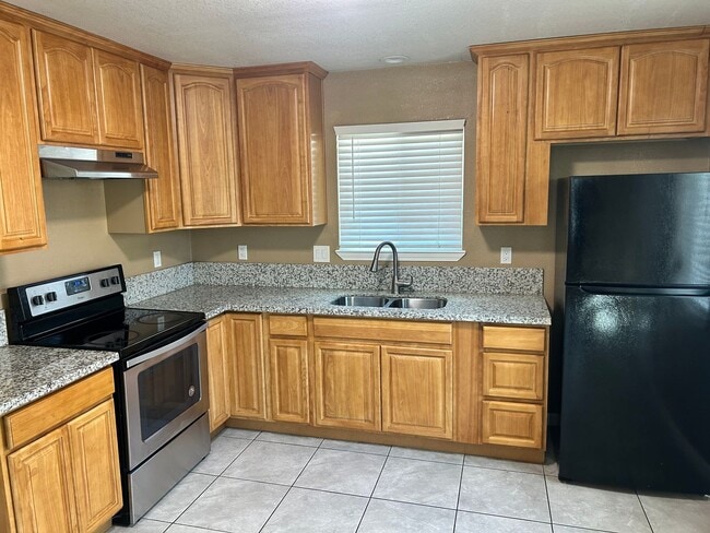 Building Photo - 1 BEDROOM/1 BATH HOME STOCKTON CA