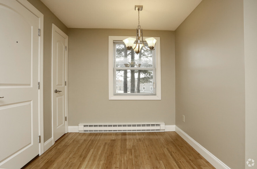 dining area - Southside Manor