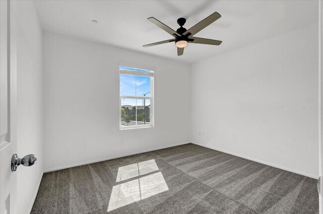 Building Photo - 8033 Skye Foxx St