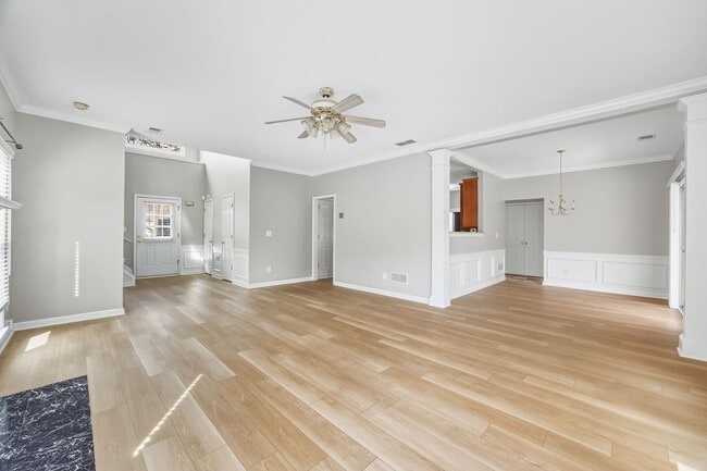 Building Photo - Spectacular John's Creek Traditional