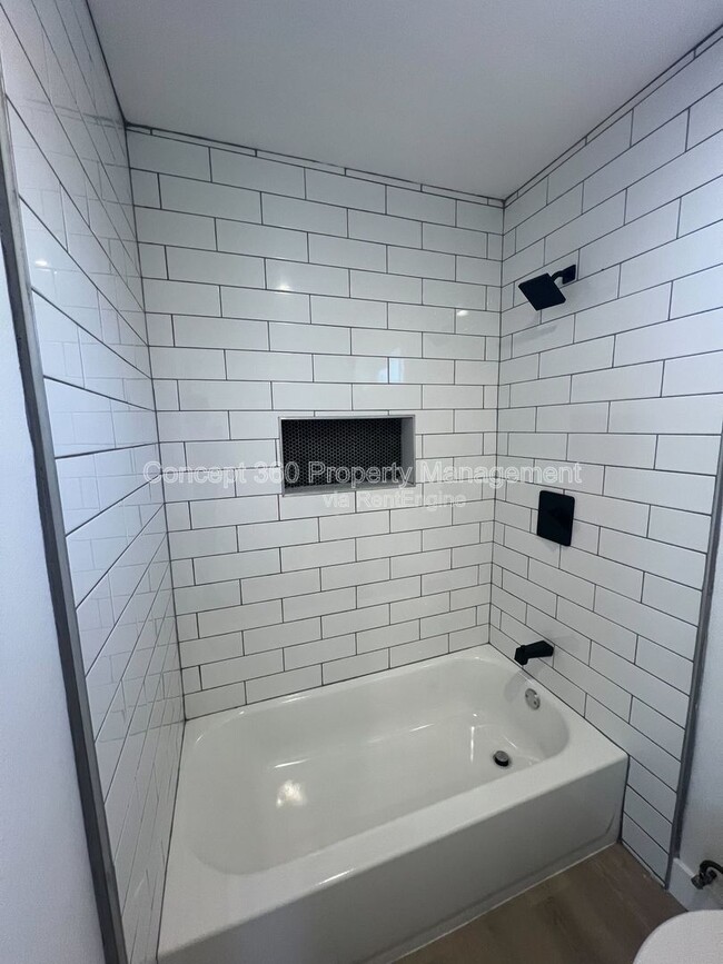 Building Photo - 1962 Harbor Ave