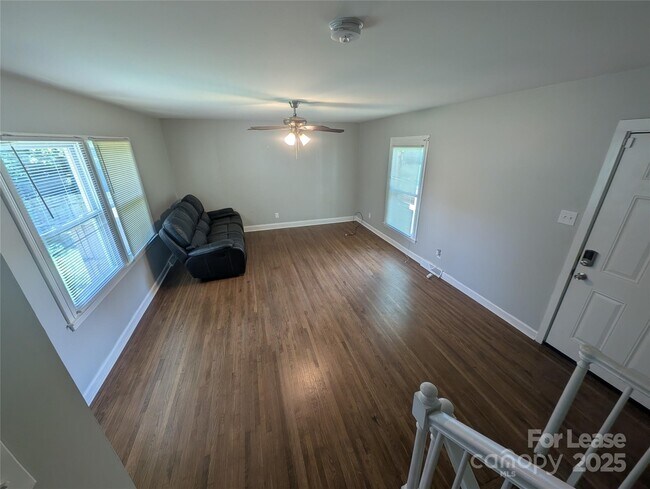 Building Photo - 5713 Barrington Dr