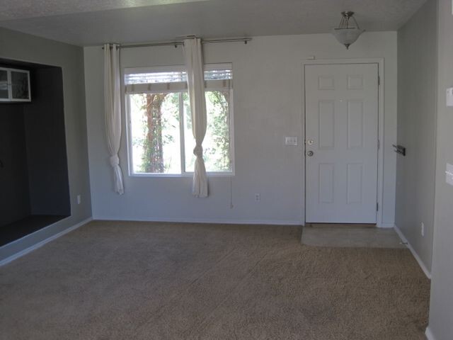 Building Photo - 209 Interlochen Ln