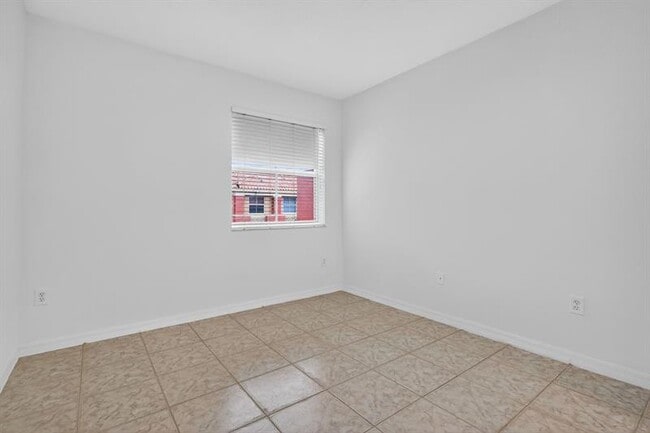 Building Photo - 6103 NW 116 Pl