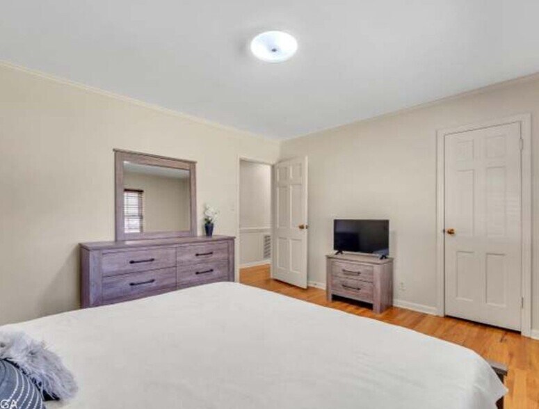 Building Photo - 780 Captain Kell Dr