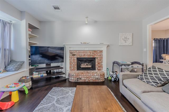 Building Photo - 4210 Oak Mt Dr