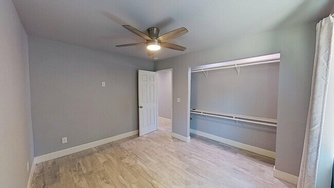 Building Photo - 13922 Heidi St