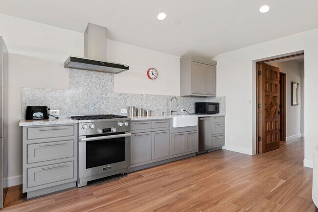 Building Photo - Tuscan Dream Villa in Summerland — Ocean Views, Orchard Serenity, Fully Furnished Retreat