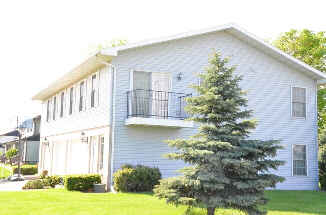 Building Photo - 607-609 Nicolet Ave.