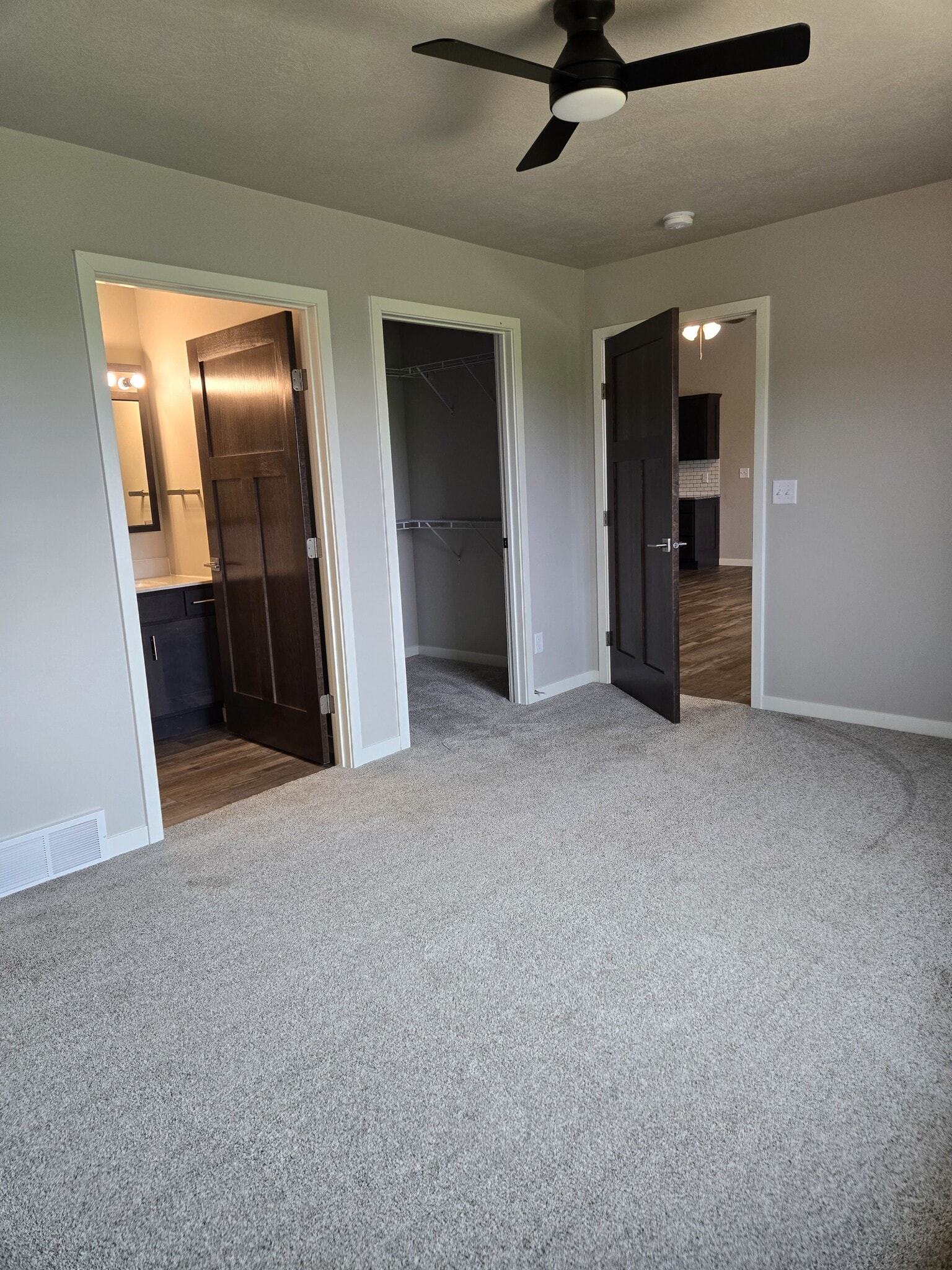 Building Photo - 1407 W 20th Ave